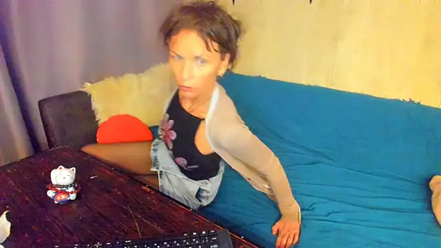 Snapshot of Elizabe_th chatting on May 10, 2026, 10:33 pm Elizabe th online show from May 10, 2026, 10:33 pm