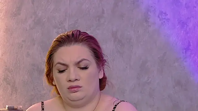 MelanieBrownn online show from May 14, 2026, 4:42 am