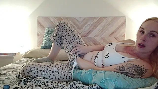 secretmuses online show from April 20, 2026, 9:27 pm