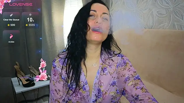Snapshot of Roxyy_Star chatting on May 4, 2026, 2:31 pm Roxyy Star online show from May 4, 2026, 2:31 pm