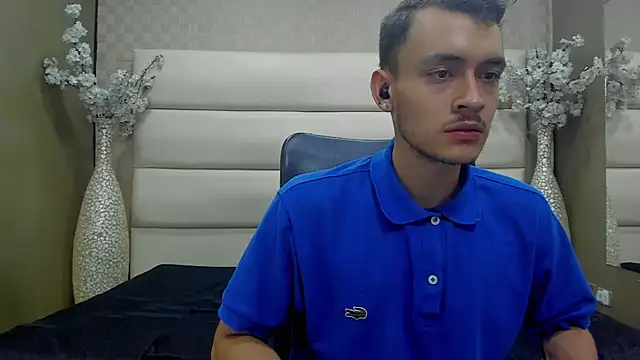 Snapshot of Desmon_Clark chatting on March 9, 2025, 4:27 am Desmon Clark online show from March 9, 2025, 4:27 am