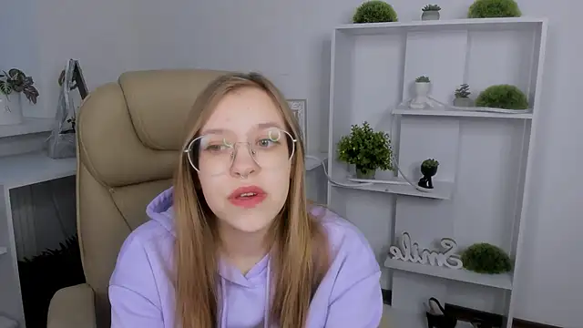 LayriantaVee online show from March 30, 2026, 6:04 am