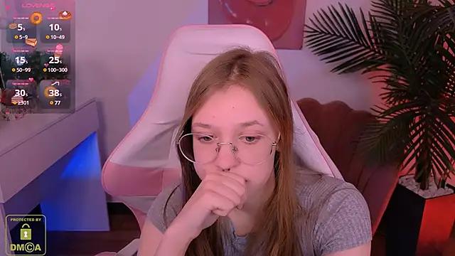 LayriantaVee online show from March 16, 2025, 1:27 pm