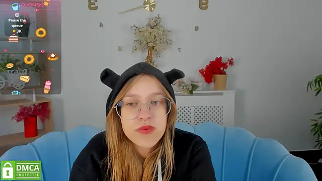 LayriantaVee online show from October 10, 2025, 6:14 am