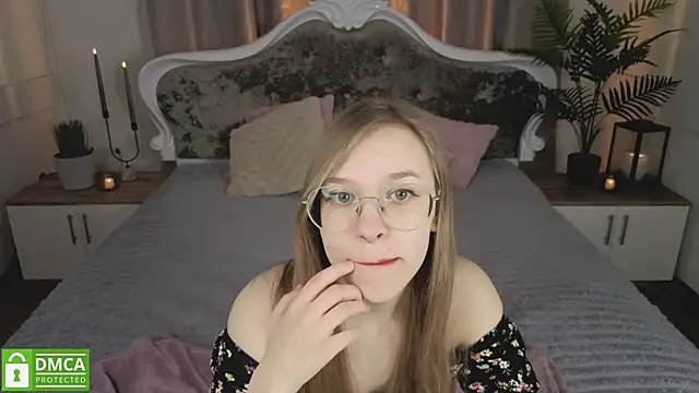 LayriantaVee online show from April 15, 2026, 5:57 am