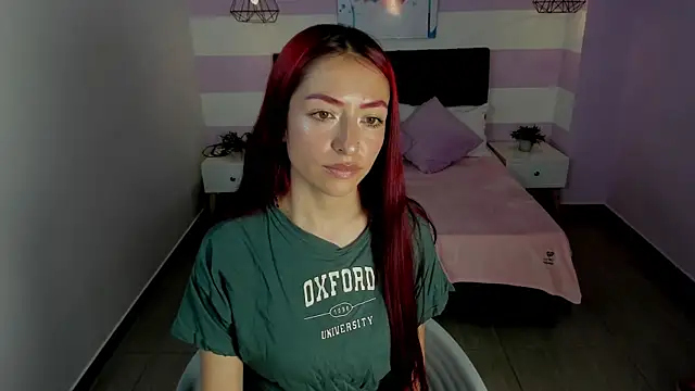 Scarlett  bell online show from November 18, 2025, 2:31 pm