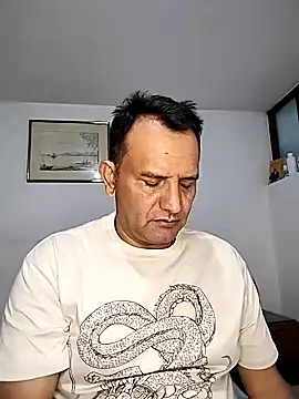 RogueTraveler online show from November 7, 2025, 3:44 am