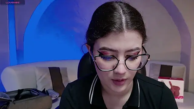 Snapshot of AmberFarrell chatting on January 13, 2026, 9:19 pm AmberFarrell online show from January 13, 2026, 9:19 pm