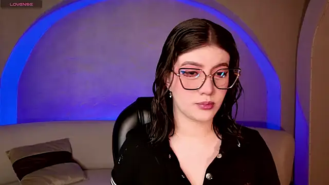 Snapshot of AmberFarrell chatting on December 19, 2025, 9:06 pm AmberFarrell online show from December 19, 2025, 9:06 pm