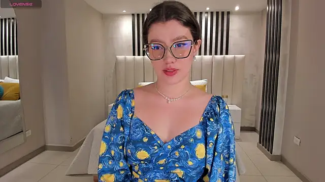 Snapshot of AmberFarrell chatting on October 25, 2025, 11:05 pm AmberFarrell online show from October 25, 2025, 11:05 pm