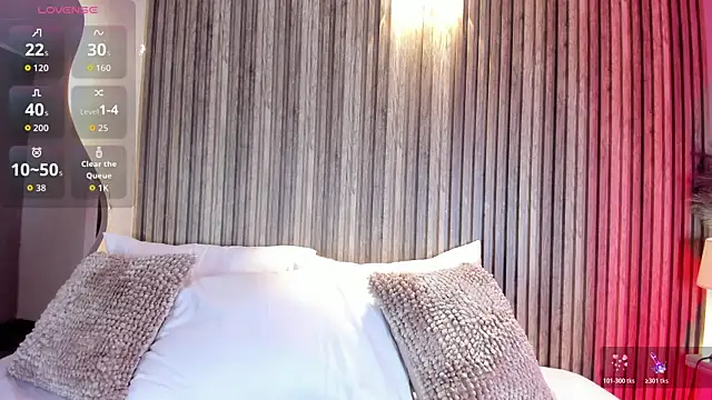 HannaPaola online show from April 14, 2026, 10:37 pm