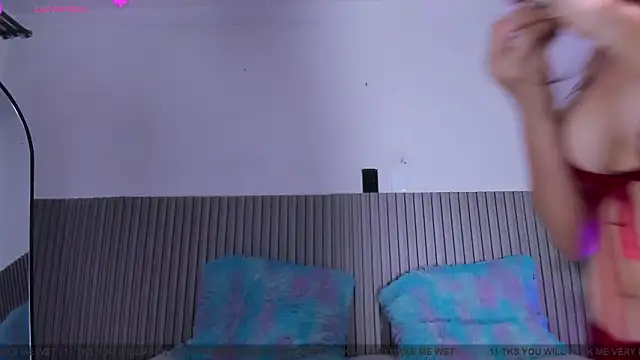 valentina lux online show from March 14, 2026, 7:20 pm