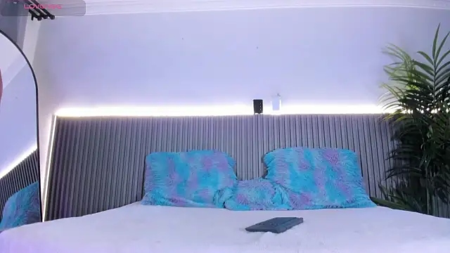 Snapshot of valentina_lux chatting on February 6, 2026, 7:21 pm valentina lux online show from February 6, 2026, 7:21 pm