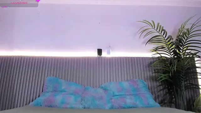 Snapshot of valentina_lux chatting on February 13, 2026, 7:14 pm valentina lux online show from February 13, 2026, 7:14 pm