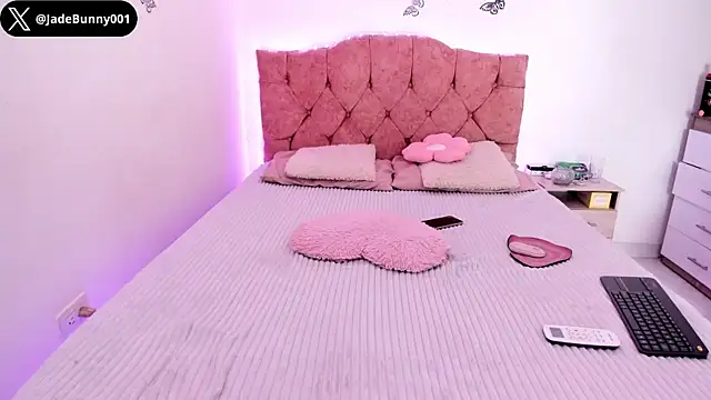 jade dakota   online show from October 2, 2025, 1:20 am