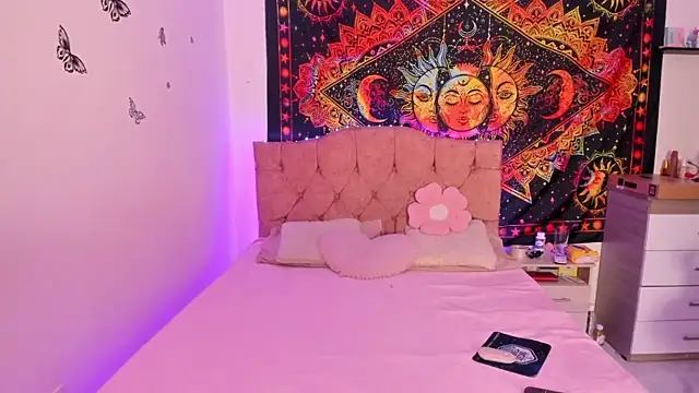 jade dakota   online show from December 14, 2025, 2:40 am