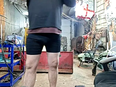 Snapshot of Frankdick01 chatting on November 30, 2025, 3:40 am Frankdick01 online show from November 30, 2025, 3:40 am