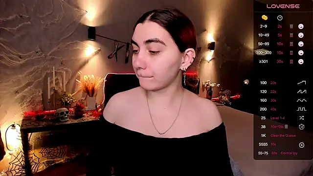 Snapshot of hannacheekss_ chatting on October 27, 2025, 1:50 am hannacheekss online show from October 27, 2025, 1:50 am