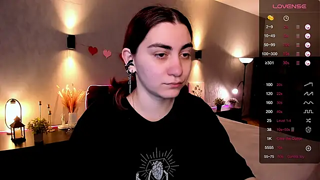 Snapshot of hannacheekss_ chatting on October 2, 2025, 1:53 am hannacheekss online show from October 2, 2025, 1:53 am