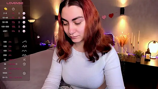 Snapshot of hannacheekss_ chatting on October 7, 2025, 2:12 am hannacheekss online show from October 7, 2025, 2:12 am