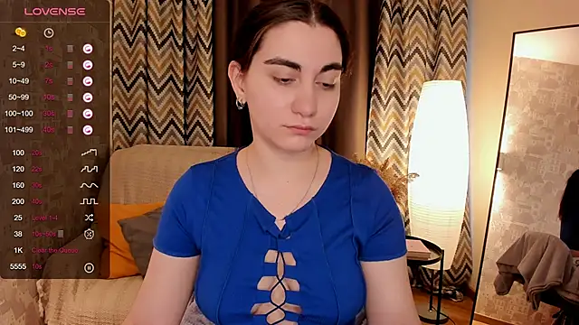 Snapshot of hannacheekss_ chatting on February 21, 2025, 8:40 am hannacheekss online show from February 21, 2025, 8:40 am