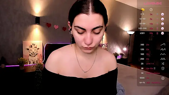 Snapshot of hannacheekss_ chatting on September 12, 2025, 2:01 am hannacheekss online show from September 12, 2025, 2:01 am