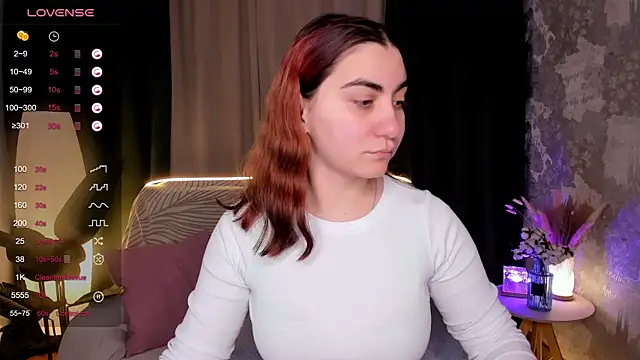 Snapshot of hannacheekss_ chatting on October 14, 2025, 2:12 am hannacheekss online show from October 14, 2025, 2:12 am