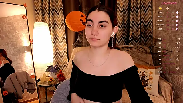 Snapshot of hannacheekss_ chatting on October 23, 2025, 2:10 am hannacheekss online show from October 23, 2025, 2:10 am