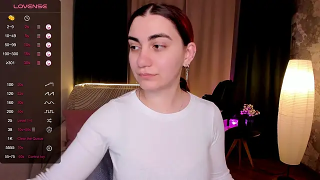 Snapshot of hannacheekss_ chatting on September 18, 2025, 2:03 am hannacheekss online show from September 18, 2025, 2:03 am