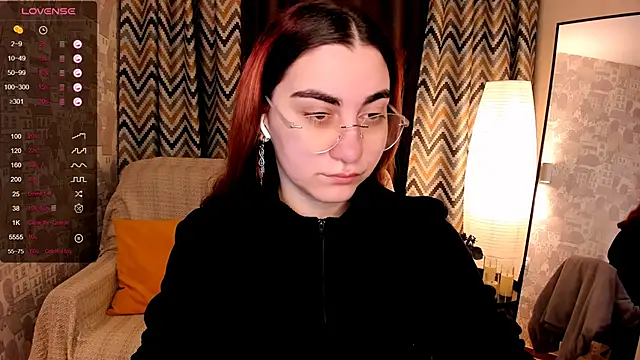 Snapshot of hannacheekss_ chatting on November 7, 2025, 2:05 am hannacheekss online show from November 7, 2025, 2:05 am