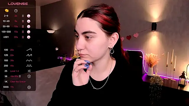 hannacheekss  online show from March 12, 2026, 2:06 am