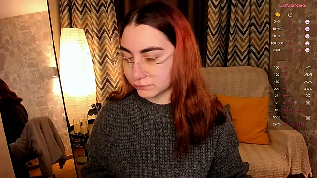 Snapshot of hannacheekss_ chatting on November 6, 2025, 2:04 am hannacheekss online show from November 6, 2025, 2:04 am