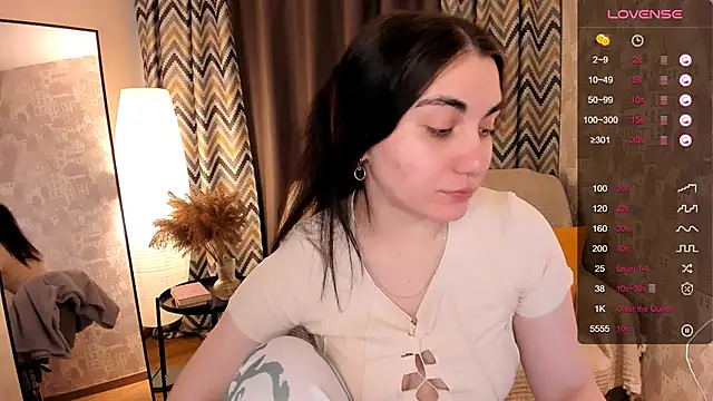 Snapshot of hannacheekss_ chatting on March 18, 2025, 5:12 am hannacheekss online show from March 18, 2025, 5:12 am