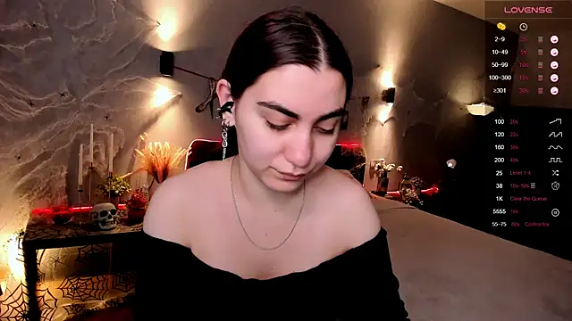 Snapshot of hannacheekss_ chatting on October 21, 2025, 2:00 am hannacheekss online show from October 21, 2025, 2:00 am