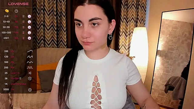 Snapshot of hannacheekss_ chatting on February 25, 2025, 8:14 am hannacheekss online show from February 25, 2025, 8:14 am