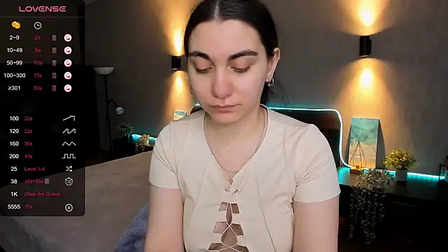 Snapshot of hannacheekss_ chatting on March 14, 2025, 5:05 am hannacheekss online show from March 14, 2025, 5:05 am