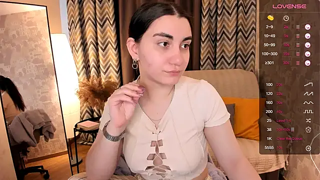 Snapshot of hannacheekss_ chatting on March 11, 2025, 5:24 am hannacheekss online show from March 11, 2025, 5:24 am