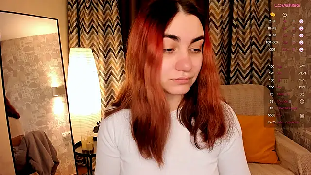 Snapshot of hannacheekss_ chatting on November 5, 2025, 2:03 am hannacheekss online show from November 5, 2025, 2:03 am