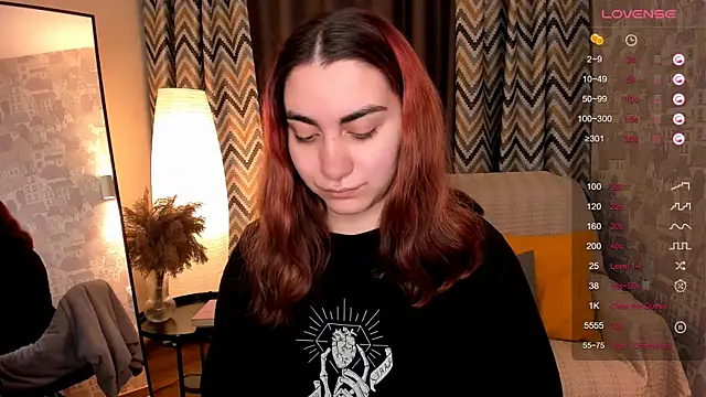 Snapshot of hannacheekss_ chatting on October 6, 2025, 2:13 am hannacheekss online show from October 6, 2025, 2:13 am