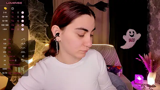 Snapshot of hannacheekss_ chatting on October 22, 2025, 2:11 am hannacheekss online show from October 22, 2025, 2:11 am