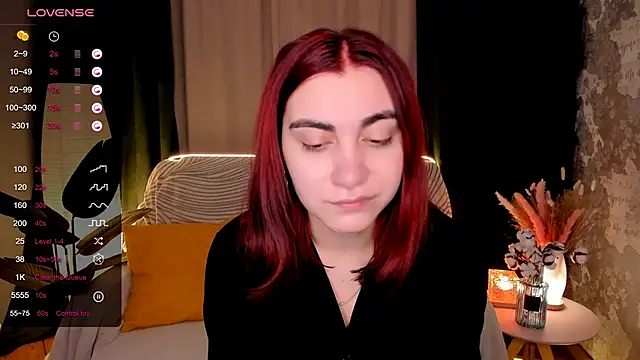 Snapshot of hannacheekss_ chatting on November 25, 2025, 2:01 am hannacheekss online show from November 25, 2025, 2:01 am