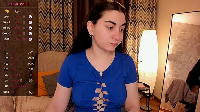 Snapshot of hannacheekss_ chatting on February 22, 2025, 1:55 am hannacheekss online show from February 22, 2025, 1:55 am