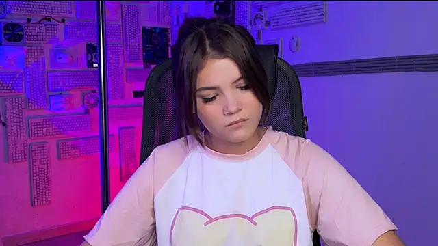 EvaThopson online show from November 21, 2025, 8:24 am