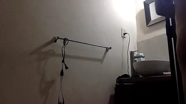 Hxnsovrgon online show from April 14, 2026, 4:17 am