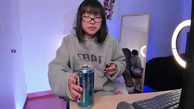 Snapshot of Escarlett_Wii chatting on October 31, 2025, 2:02 pm Escarlett Wii online show from October 31, 2025, 2:02 pm