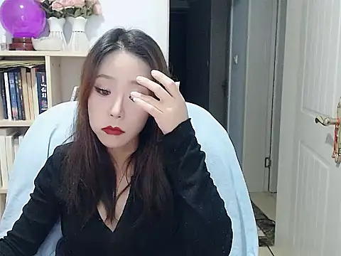 SuSushi728 online show from December 5, 2025, 3:21 pm