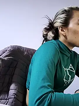 Tefannyy  online show from December 16, 2025, 3:38 pm