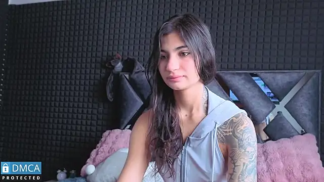 Snapshot of SolBeaumont1 chatting on November 10, 2025, 7:30 pm SolBeaumont1 online show from November 10, 2025, 7:30 pm