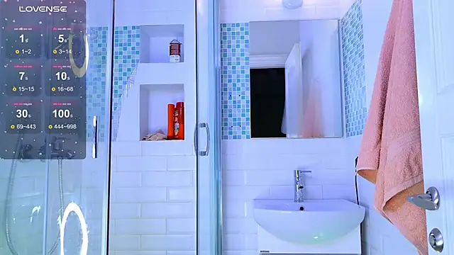 Snapshot of lylylovesyou chatting on December 19, 2025, 2:30 pm lylylovesyou online show from December 19, 2025, 2:30 pm