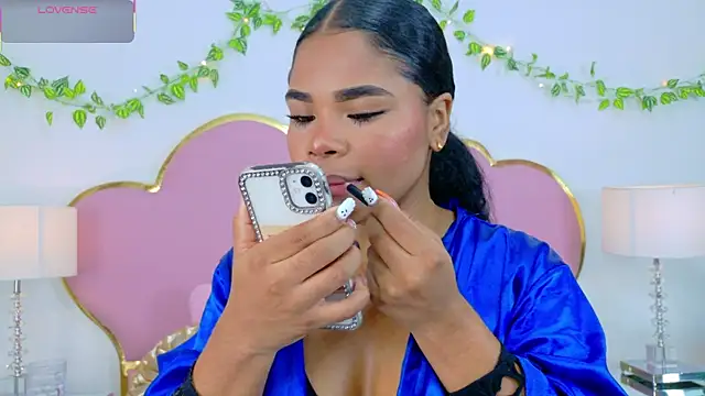 Snapshot of NahiaraReina chatting on October 28, 2025, 12:59 pm NahiaraReina online show from October 28, 2025, 12:59 pm